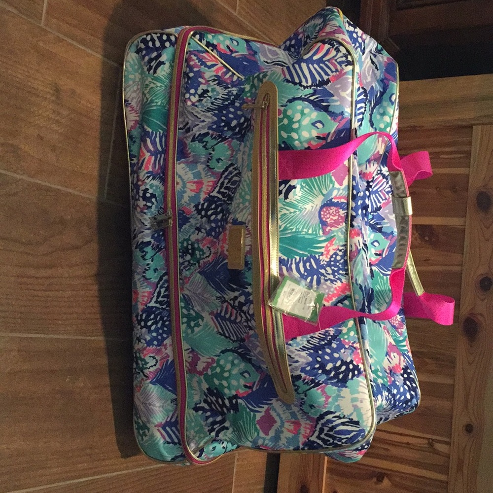 New Lilly Pulitzer Rolling Duffle Bag